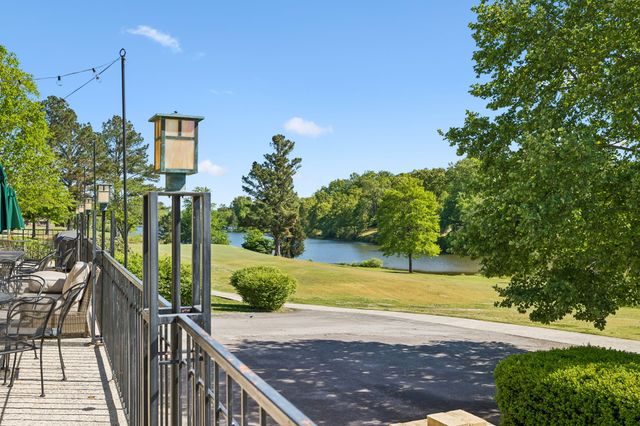 18 Setters Ln, W, Tullahoma, TN 37388