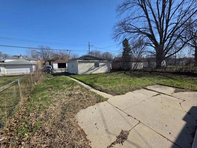 8127 Glen AVENUE, Milwaukee, WI 53218