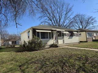 8127 Glen AVENUE, Milwaukee, WI 53218