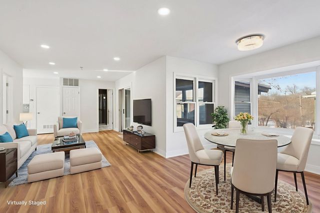 26814 N Genesee Street, Wauconda, IL 60084