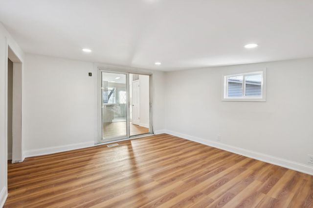 26814 N Genesee Street, Wauconda, IL 60084