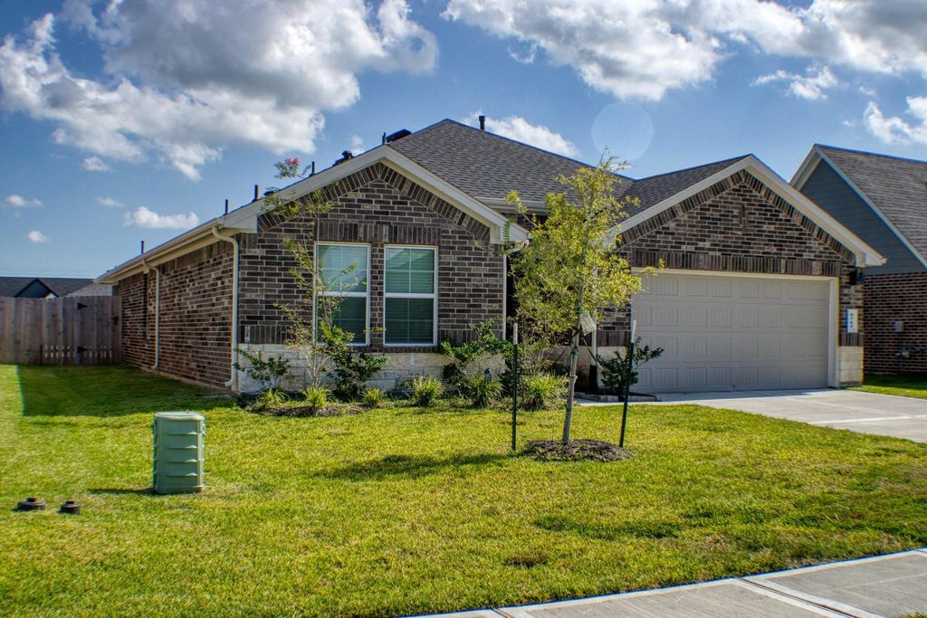 9709 Madison Avenue, Texas City, TX 77591