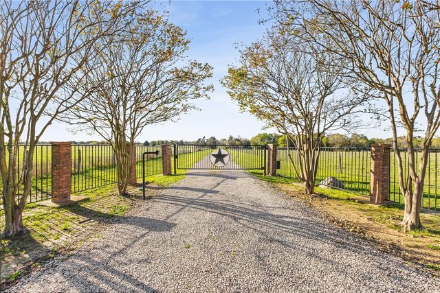 8787 Locke Road, Bryan, TX 77808