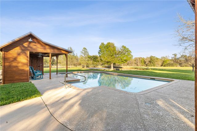 8787 Locke Road, Bryan, TX 77808