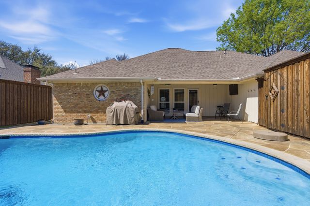 2832 Cambridgeshire Drive, Carrollton, TX 75007