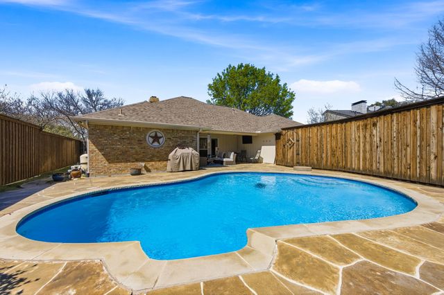 2832 Cambridgeshire Drive, Carrollton, TX 75007