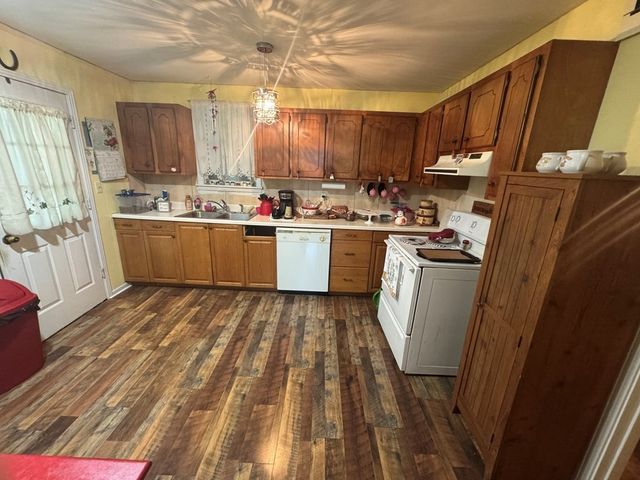 146 Mimosa St, Camden, TN 38320
