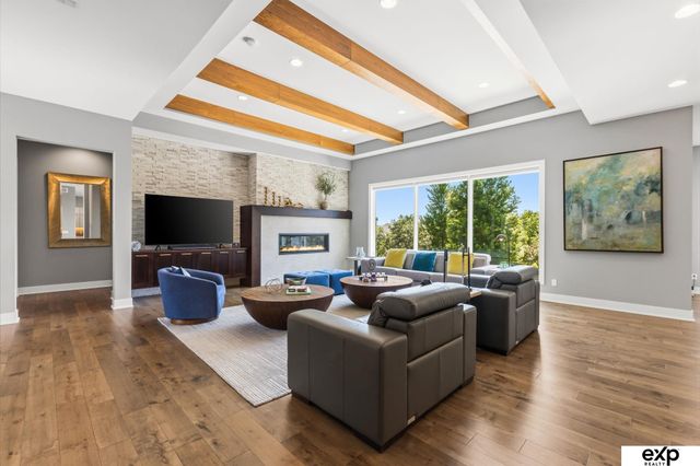 1503 S 219th Avenue, Elkhorn, NE 68022