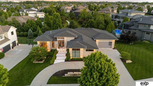 1503 S 219th Avenue, Elkhorn, NE 68022