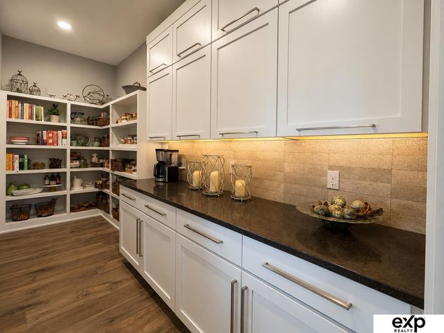 1503 S 219th Avenue, Elkhorn, NE 68022
