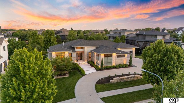 1503 S 219th Avenue, Elkhorn, NE 68022