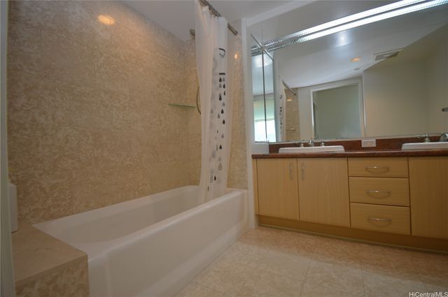 88 Piikoi Street 1605, Honolulu, HI 96814