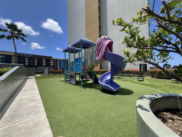 88 Piikoi Street 1605, Honolulu, HI 96814