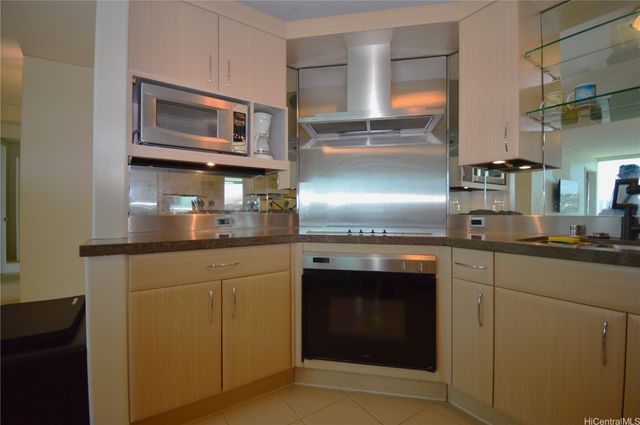 88 Piikoi Street 1605, Honolulu, HI 96814