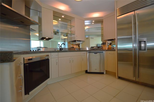 88 Piikoi Street 1605, Honolulu, HI 96814