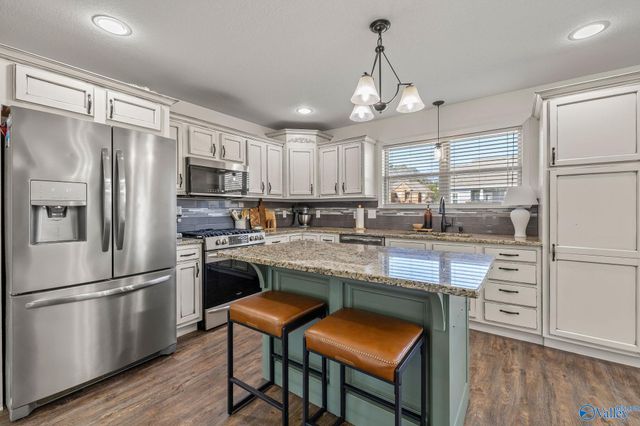 230 Berkshire Lane, Albertville, AL 35950