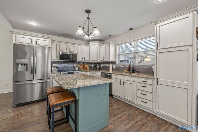 230 Berkshire Lane, Albertville, AL 35950