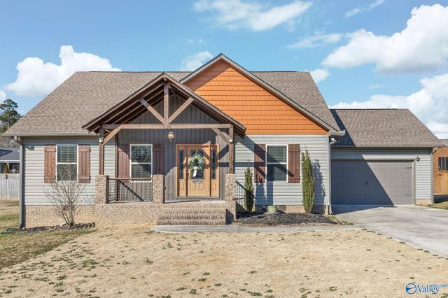 230 Berkshire Lane, Albertville, AL 35950