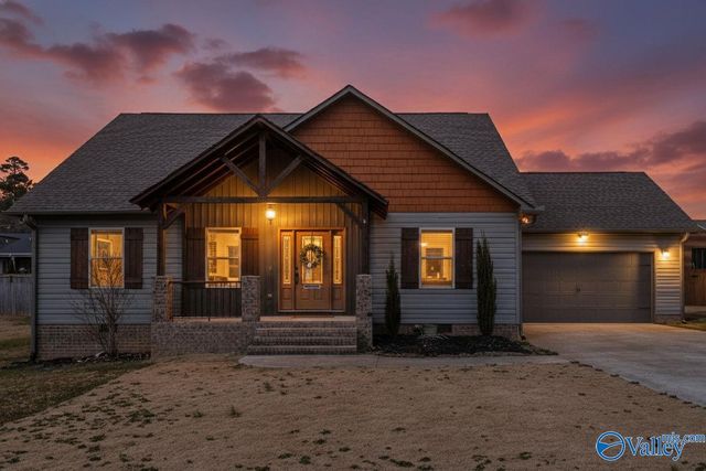 230 Berkshire Lane, Albertville, AL 35950