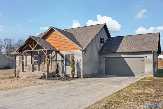 230 Berkshire Lane, Albertville, AL 35950