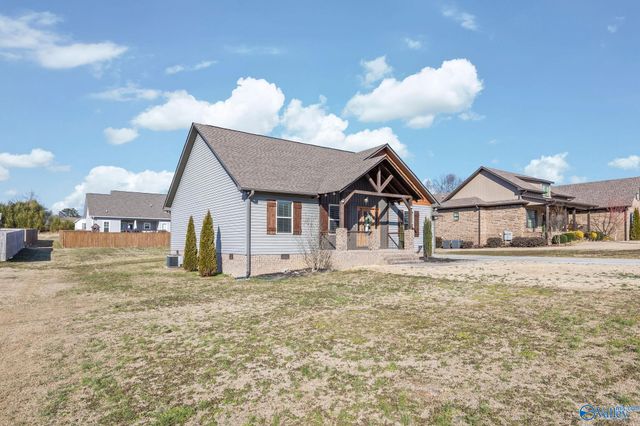 230 Berkshire Lane, Albertville, AL 35950