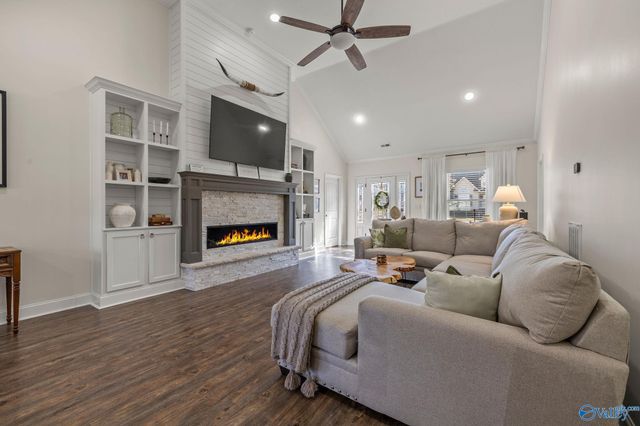 230 Berkshire Lane, Albertville, AL 35950