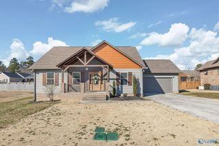 230 Berkshire Lane, Albertville, AL 35950