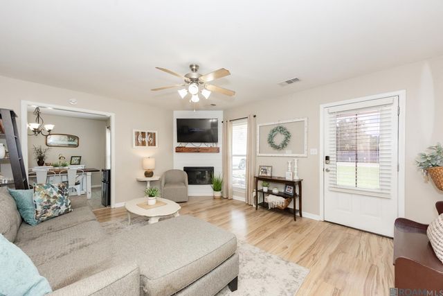 9985 Asheville Dr, Denham Springs, LA 70706