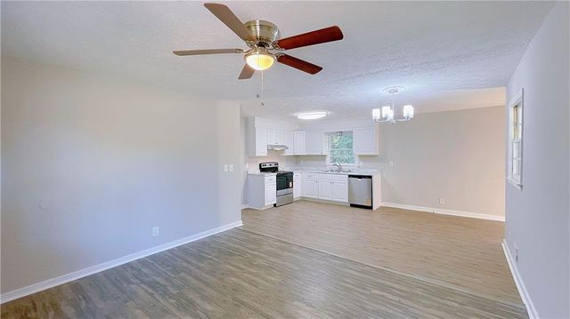 122 Barnesville Road, Griffin, GA 30224