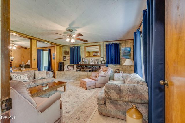 700 West Riverside Drive, Elizabethton, TN 37643
