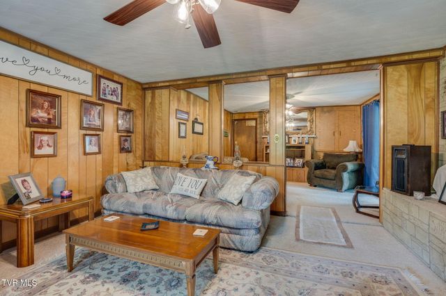700 West Riverside Drive, Elizabethton, TN 37643