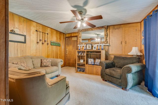 700 West Riverside Drive, Elizabethton, TN 37643
