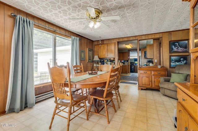 700 West Riverside Drive, Elizabethton, TN 37643