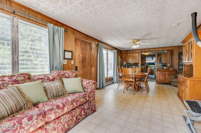 700 West Riverside Drive, Elizabethton, TN 37643