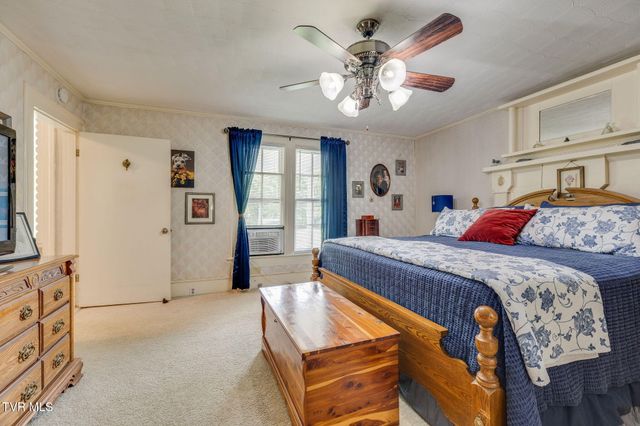 700 West Riverside Drive, Elizabethton, TN 37643