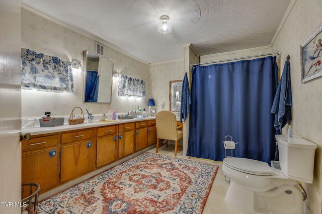 700 West Riverside Drive, Elizabethton, TN 37643