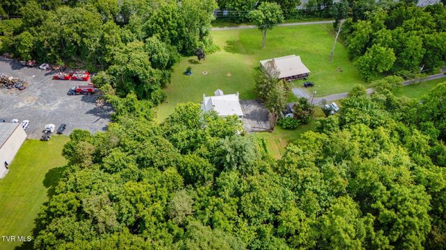 700 West Riverside Drive, Elizabethton, TN 37643