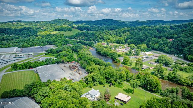 700 West Riverside Drive, Elizabethton, TN 37643