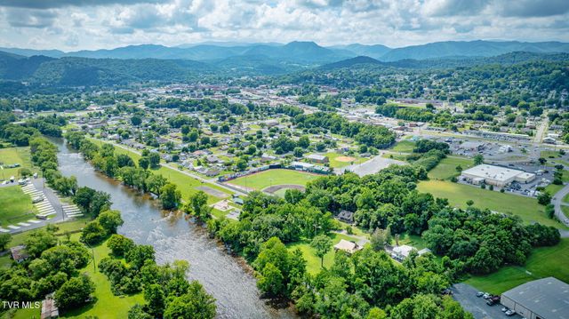 700 West Riverside Drive, Elizabethton, TN 37643