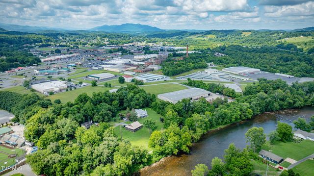 700 West Riverside Drive, Elizabethton, TN 37643