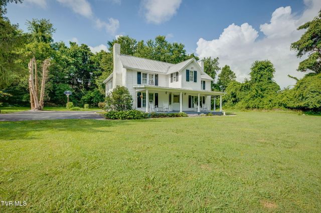 700 West Riverside Drive, Elizabethton, TN 37643