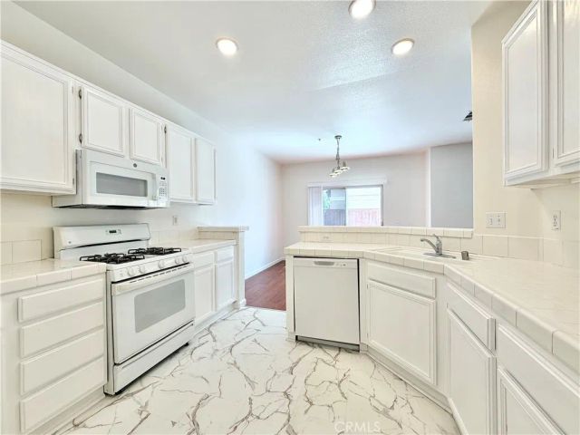 26092 Mayfield Union Way B, Murrieta, CA 92563