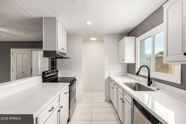 4310 W ROSE Lane, Glendale, AZ 85301