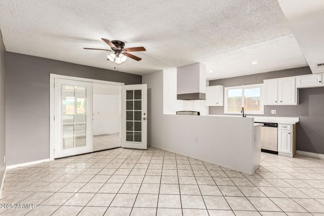 4310 W ROSE Lane, Glendale, AZ 85301