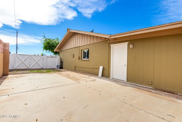 4310 W ROSE Lane, Glendale, AZ 85301