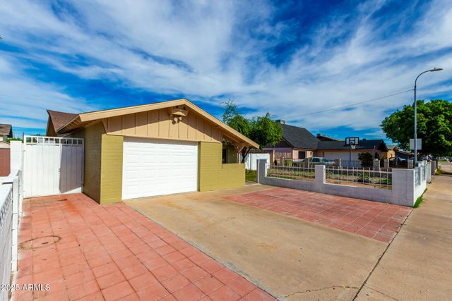 4310 W ROSE Lane, Glendale, AZ 85301