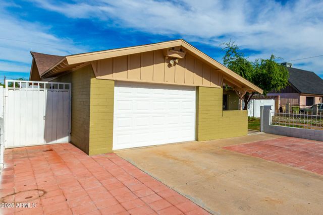 4310 W ROSE Lane, Glendale, AZ 85301