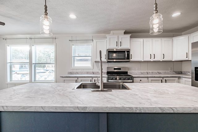 70 Diamondback Drive, Rochester, NH 03868