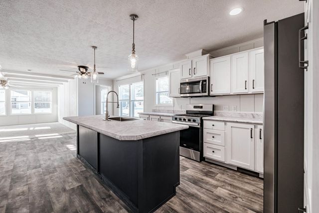 70 Diamondback Drive, Rochester, NH 03868