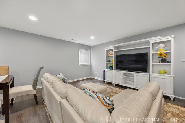 2239 Hillsboro Lane, Naperville, IL 60564